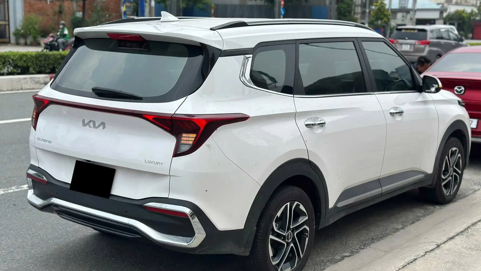 Kia Carens Luxury 2025