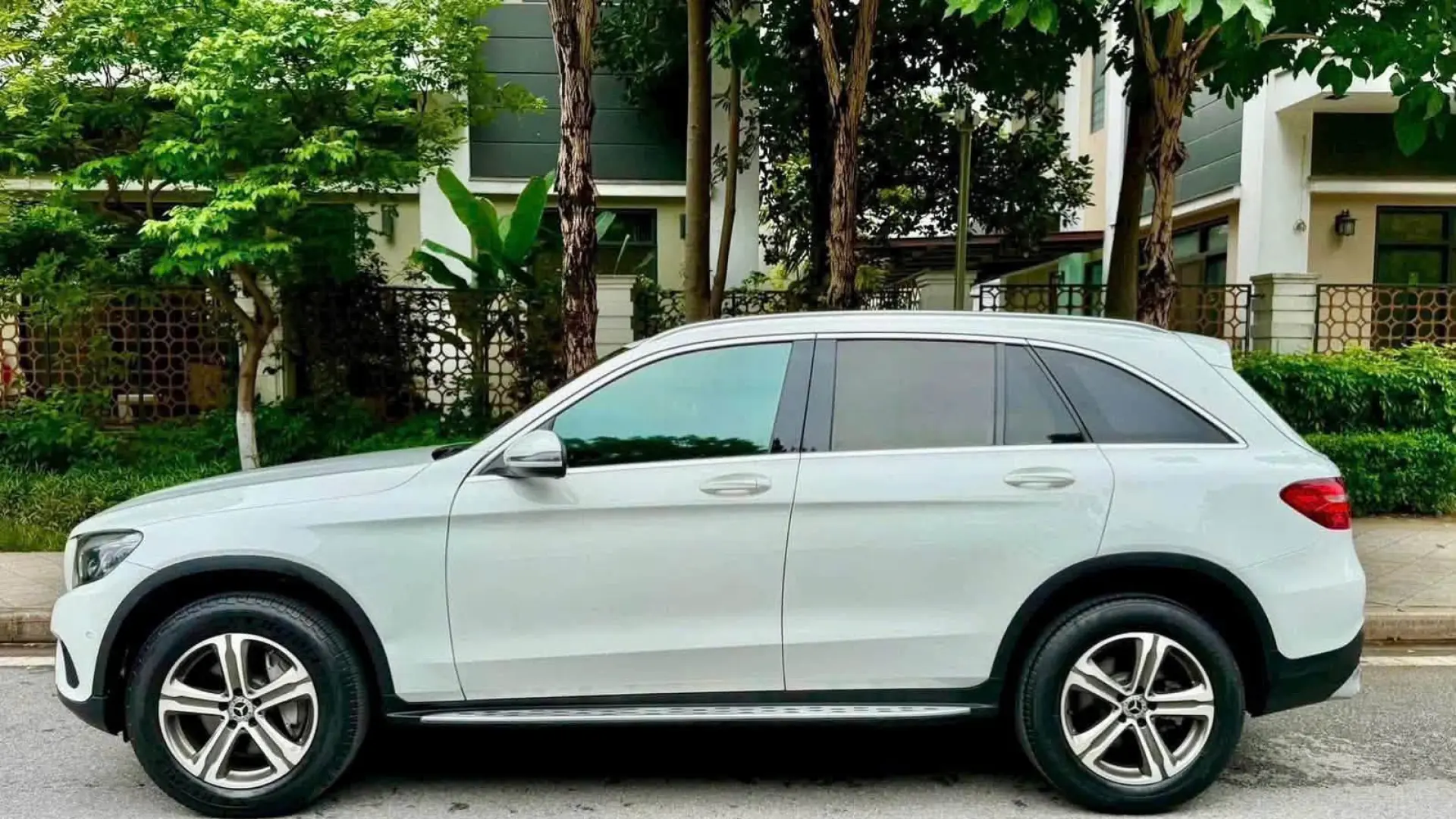 Mercedes-Benz GLC250 4MATIC 2017